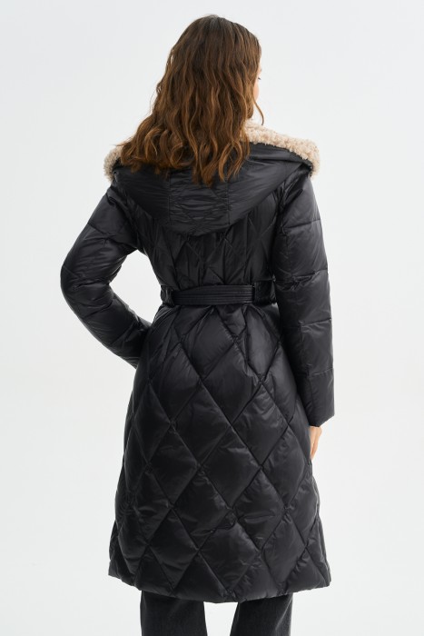 зимнее пальто с меховой отделкой по цене 19570 руб вид справа