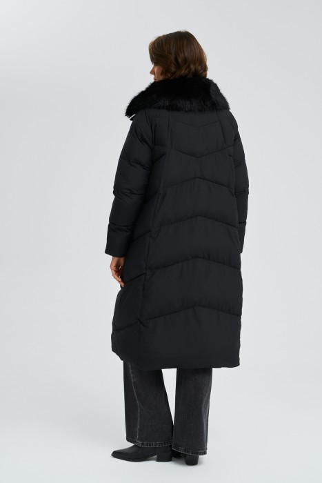 зимнее пальто с меховой отделкой по цене 6460 руб вид справа