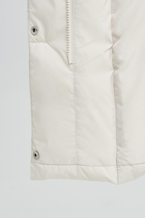 зимнее пальто с меховой отделкой из россии вид сбоку