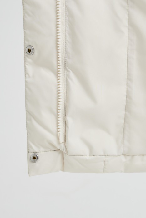 зимнее пальто с меховой отделкой из россии вид сбоку