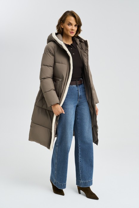 зимнее пальто с меховой отделкой из россии вид сбоку