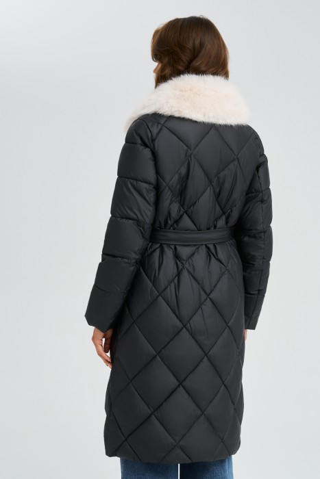 зимнее пальто с меховой отделкой по цене 12060 руб вид справа