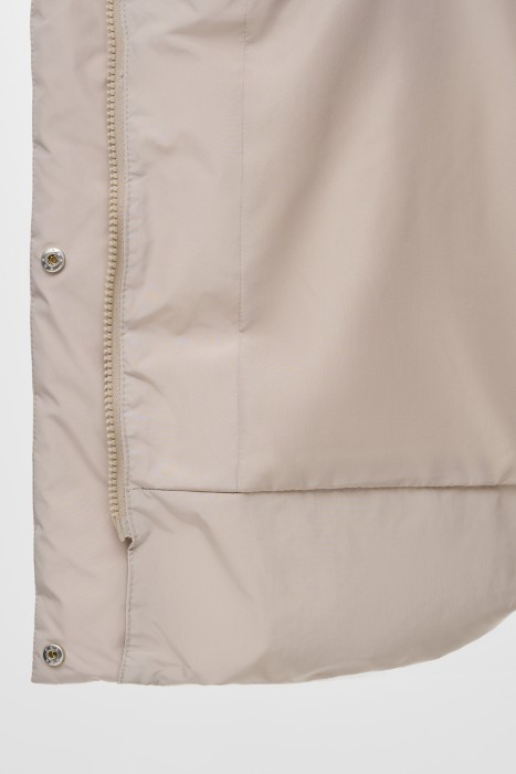 зимнее пальто с меховой отделкой из россии вид сбоку