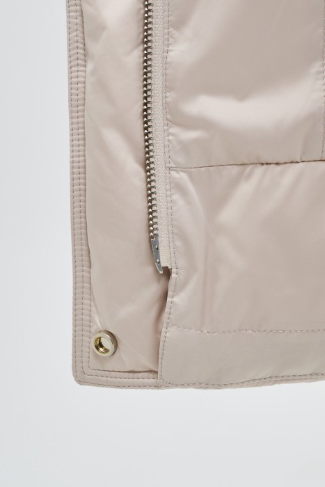 зимнее пальто с меховой отделкой из россии вид сбоку