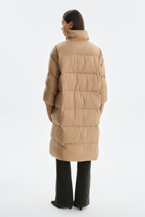 зимнее пальто с меховой отделкой по цене 8720 руб вид справа