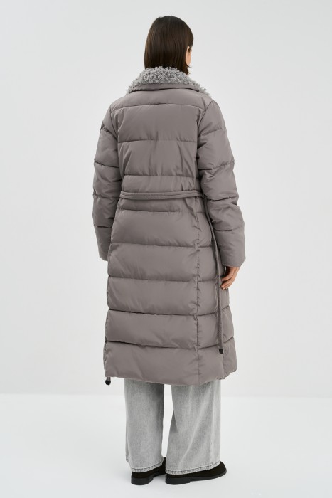 зимнее пальто с меховой отделкой по цене 6440 руб вид справа