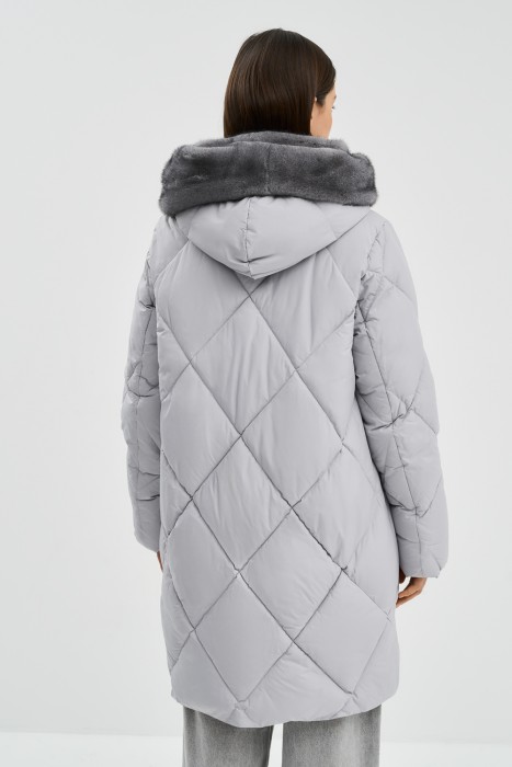 зимнее пальто с меховой отделкой по цене 10600 руб вид справа