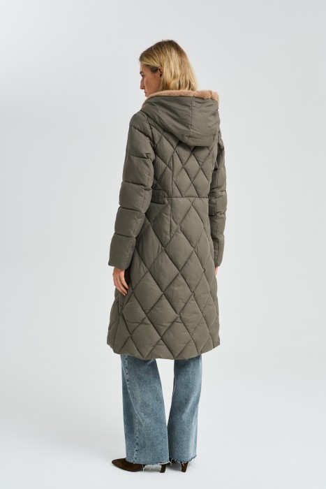 зимнее пальто с меховой отделкой по цене 13200 руб вид справа