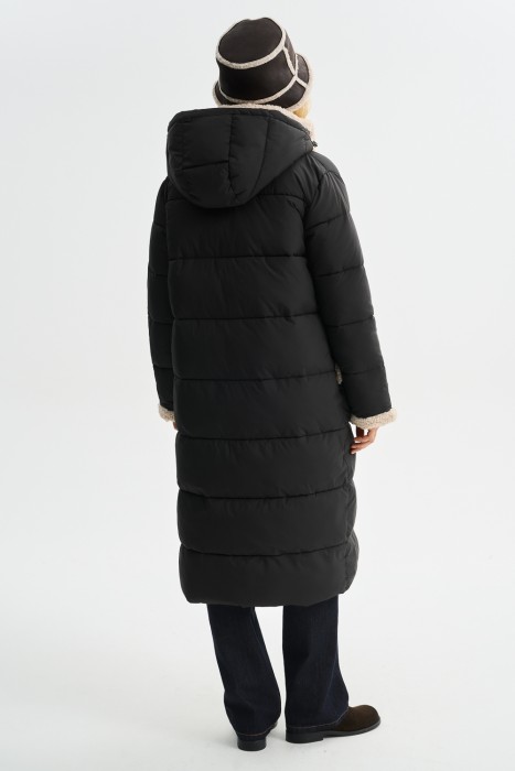 зимнее пальто с меховой отделкой по цене 5040 руб вид справа