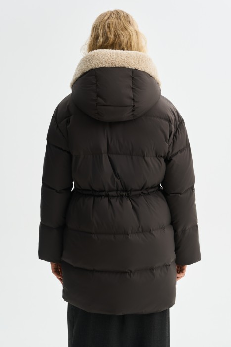 зимнее пальто с меховой отделкой по цене 9450 руб вид справа