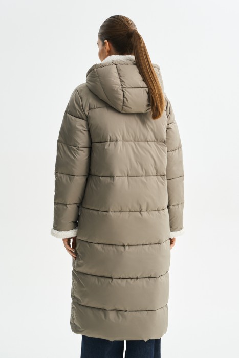 зимнее пальто с меховой отделкой по цене 5040 руб вид справа