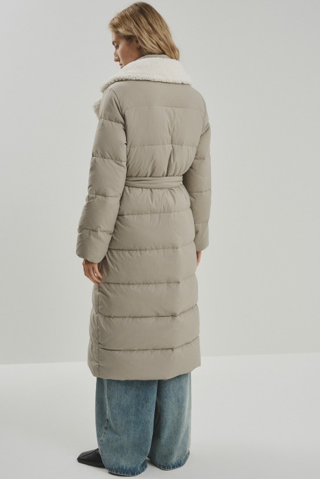 зимнее пальто с меховой отделкой по цене 6190 руб вид справа