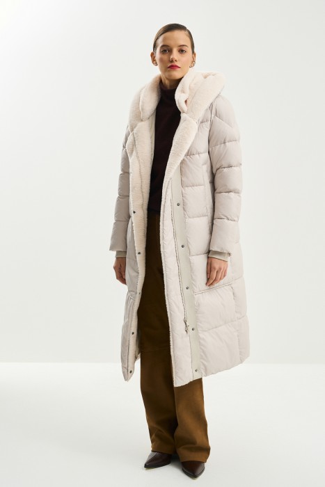 зимнее пальто с меховой отделкой из россии вид сбоку