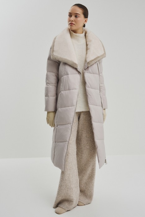 зимнее пальто с меховой отделкой 774375003 фотография