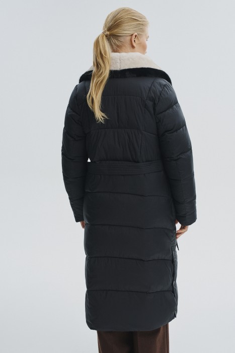 зимнее пальто с меховой отделкой по цене 7250 руб вид справа