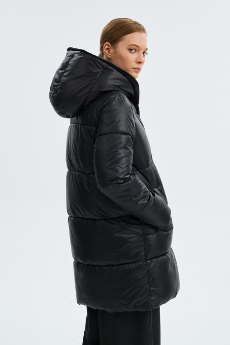 зимнее пальто с меховой отделкой по цене 5860 руб вид справа