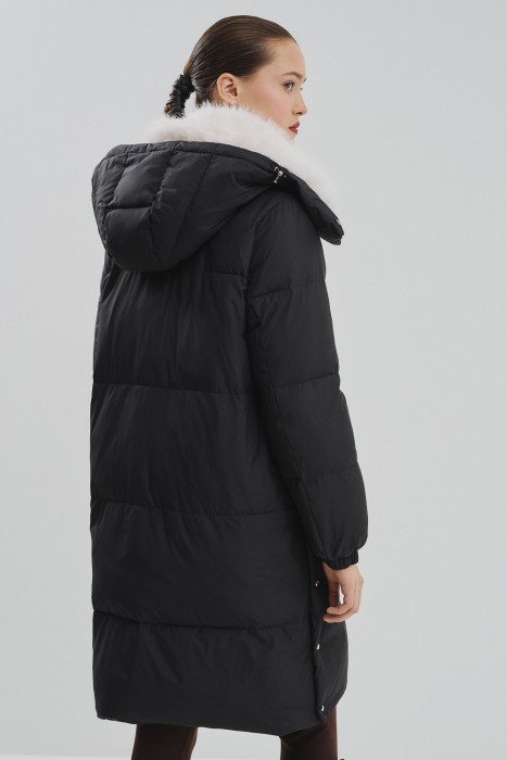 зимнее пальто с меховой отделкой из россии вид сбоку