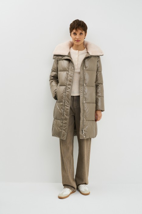 зимнее пальто с меховой отделкой по цене 3880 руб вид справа