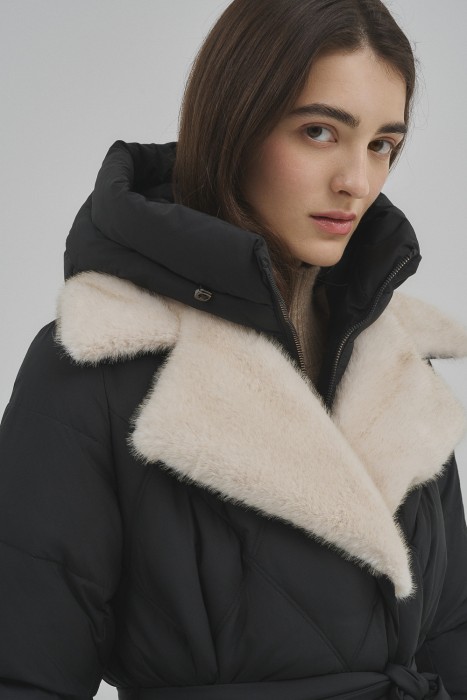 зимнее пальто с отделкой меховой тканью по цене 13370 руб вид справа