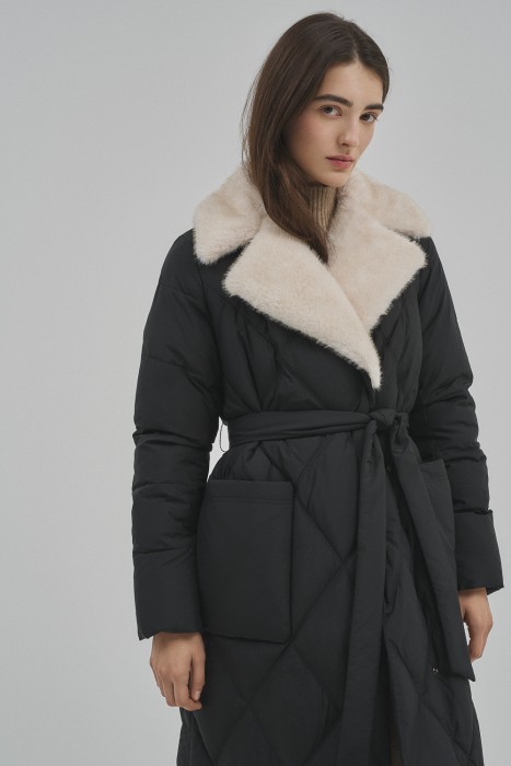 зимнее пальто с отделкой меховой тканью из россии вид сбоку
