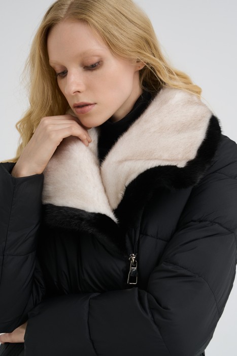 зимнее пальто с отделкой меховой тканью из россии вид сбоку