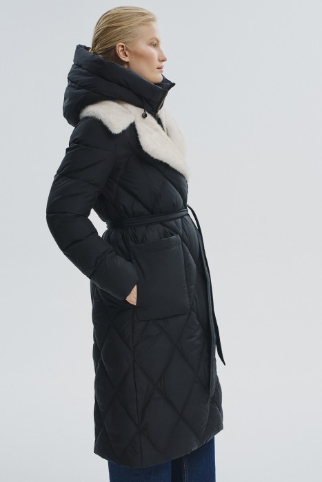 зимнее пальто с поясом и меховой отделкой по цене 13370 руб вид справа