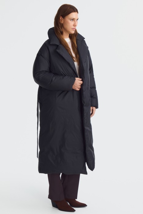 зимнее пальто с поясом по цене 8480 руб вид справа