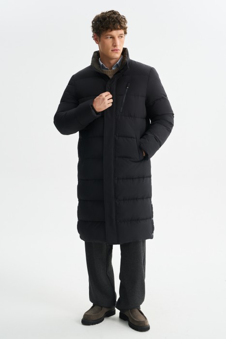 зимнее пальто от бренда снежная королева вид слева