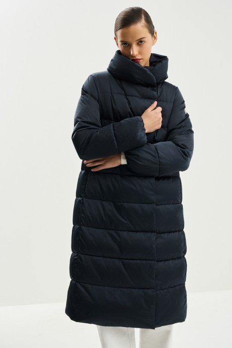 зимнее пальто от бренда снежная королева вид слева