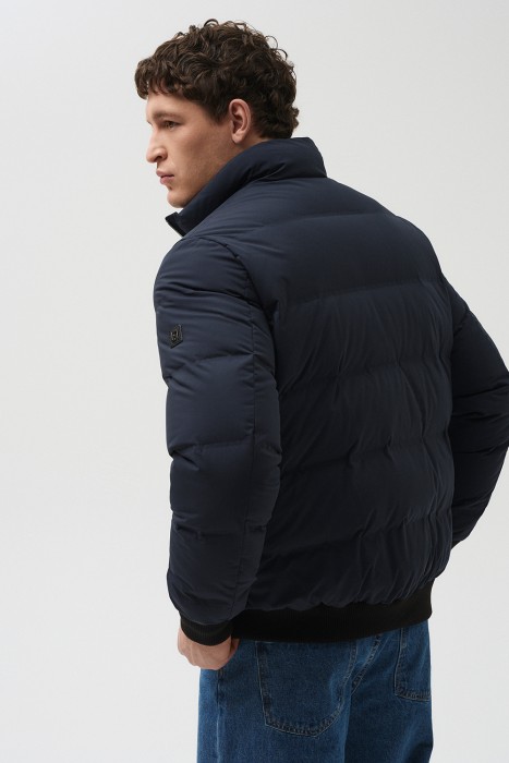 зимний бомбер от бренда снежная королева вид слева