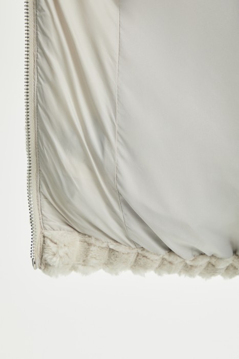 зимняя куртка из фактурного трикотажа из россии вид сбоку