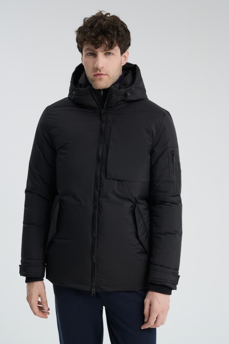 зимняя куртка с капюшоном от бренда снежная королева вид слева