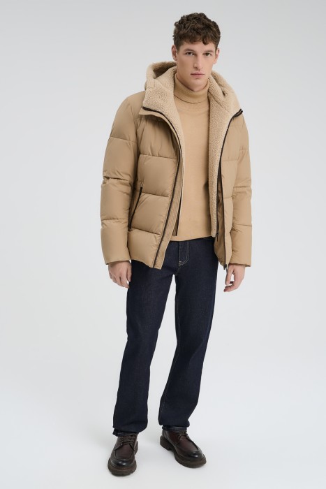 зимняя куртка с капюшоном от бренда снежная королева вид слева