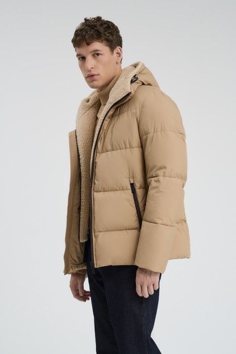 зимняя куртка с капюшоном из россии вид сбоку