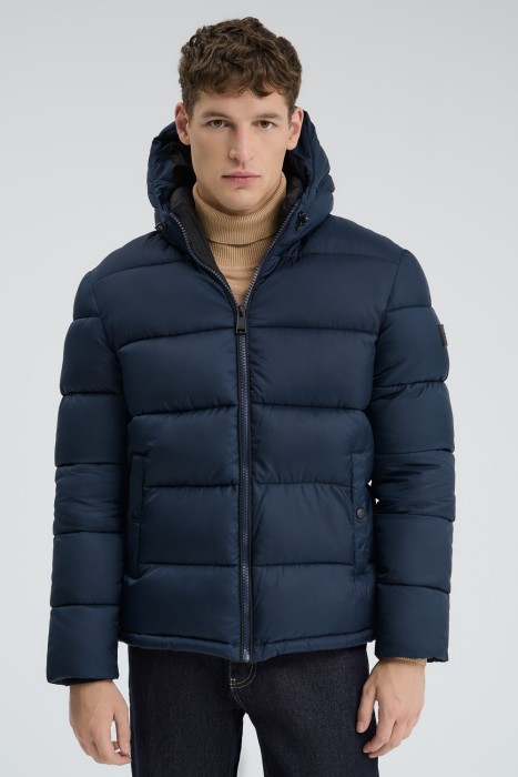 зимняя куртка с капюшоном от бренда снежная королева вид слева