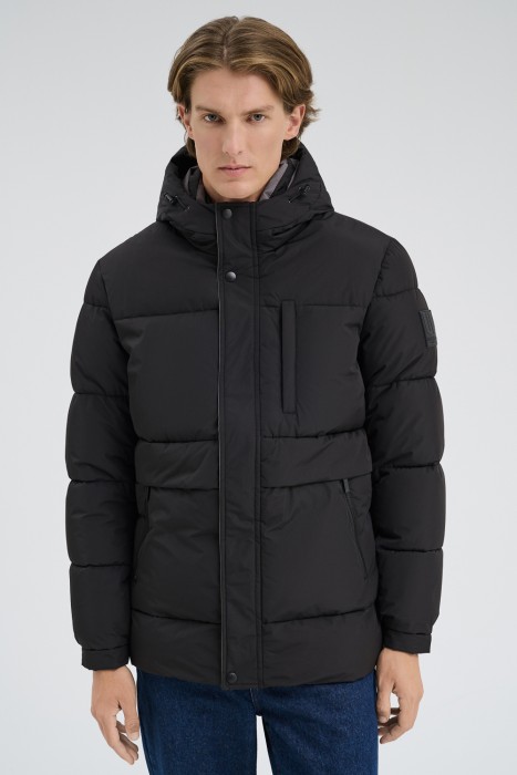 зимняя куртка с капюшоном от бренда снежная королева вид слева