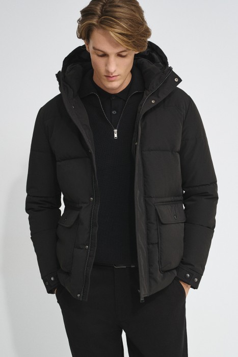 зимняя куртка с капюшоном от бренда снежная королева вид слева