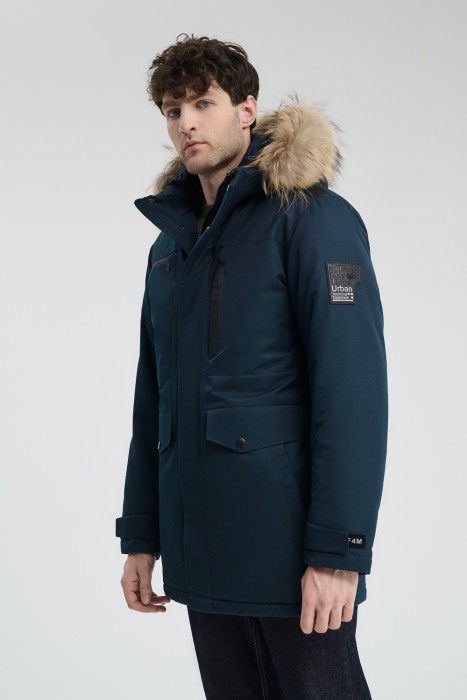 зимняя куртка с капюшоном от бренда снежная королева вид слева