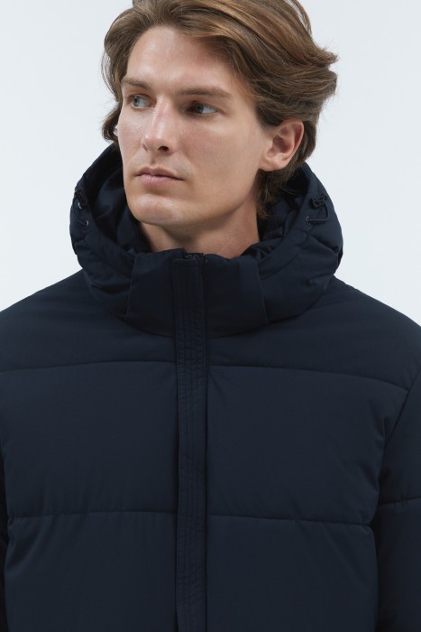 зимняя куртка с капюшоном из россии вид сбоку