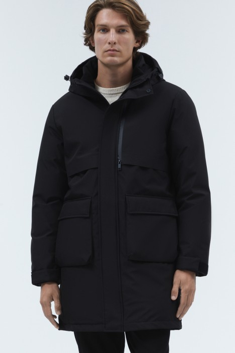 зимняя куртка с капюшоном от бренда снежная королева вид слева