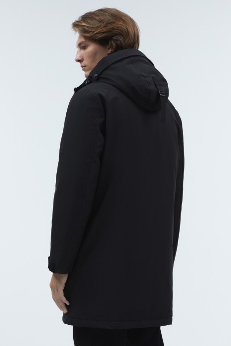 зимняя куртка с капюшоном по цене 4640 руб вид справа