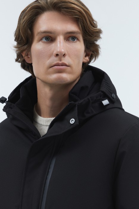 зимняя куртка с капюшоном из россии вид сбоку