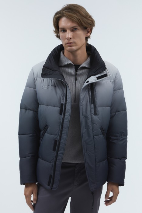 зимняя куртка с капюшоном от бренда снежная королева вид слева