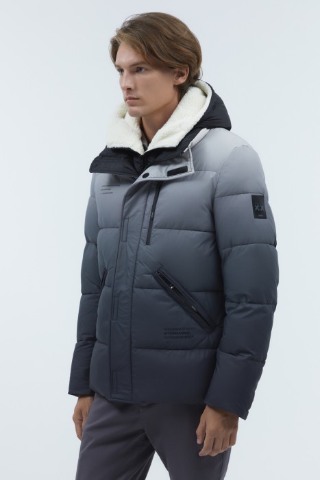 зимняя куртка с капюшоном по цене 10020 руб вид справа