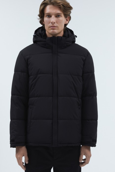 зимняя куртка с капюшоном от бренда снежная королева вид слева