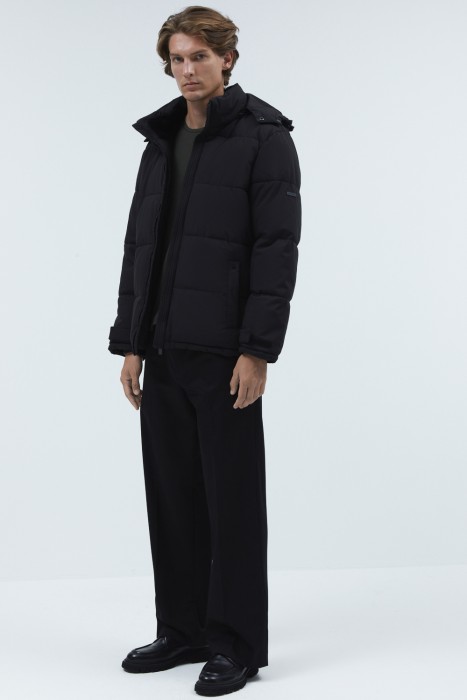 зимняя куртка с капюшоном из россии вид сбоку