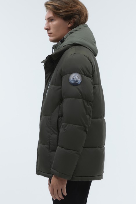 зимняя куртка с капюшоном по цене 5680 руб вид справа