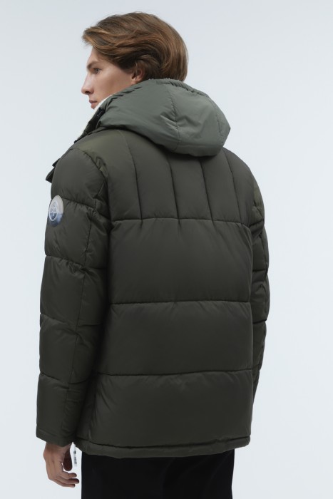 зимняя куртка с капюшоном из россии вид сбоку