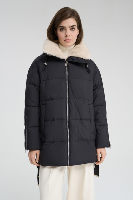 зимняя куртка с капюшоном от бренда снежная королева вид слева