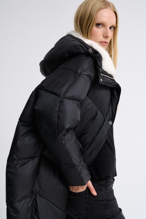 зимняя куртка с капюшоном из россии вид сбоку